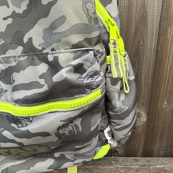 GAP Star Wars Matching Backpack and Lunchbox in Grey and Neon Yellow - Picture 3 of 9